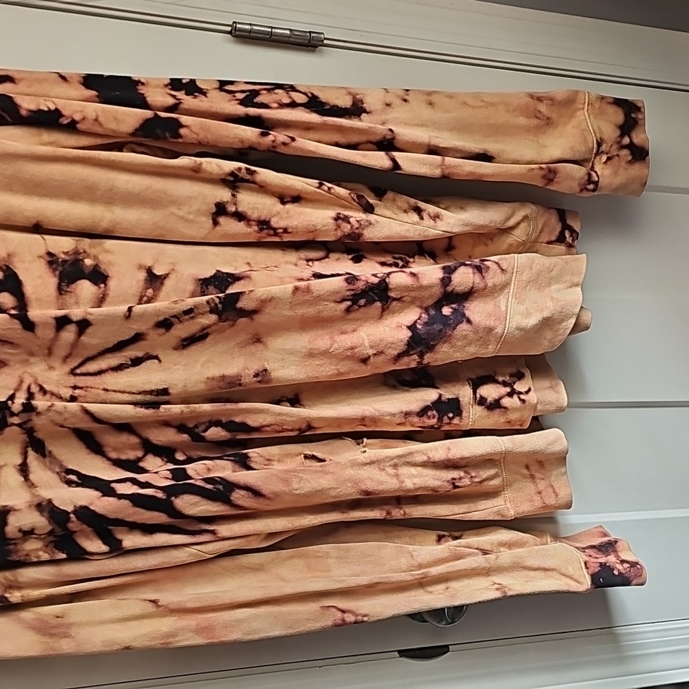 Gilded Intent Womens Xlg distressed tie dye sweatshirt. Super pretty & oversized - Picture 7 of 9